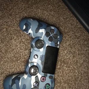 PS4 controllers